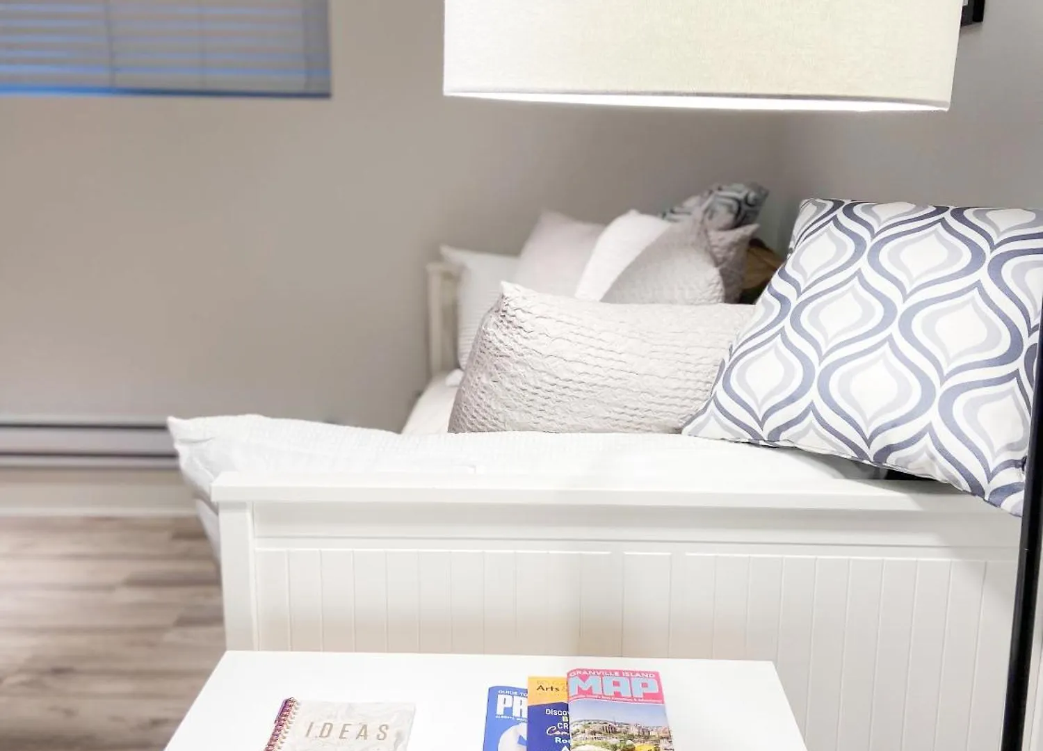 Small Private Studio At Kitsilano Beach Vancouver Bed & Breakfast