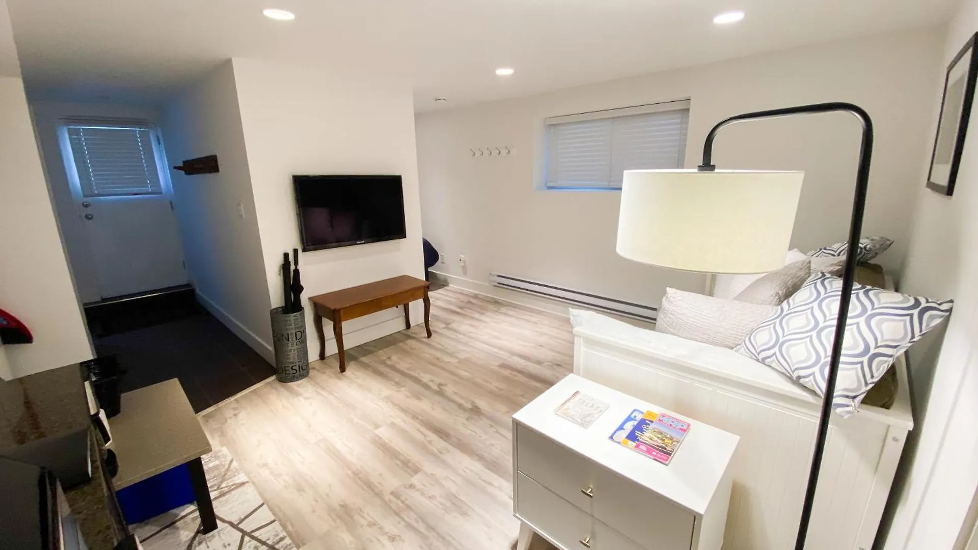 Small Private Studio At Kitsilano Beach バンクーバー